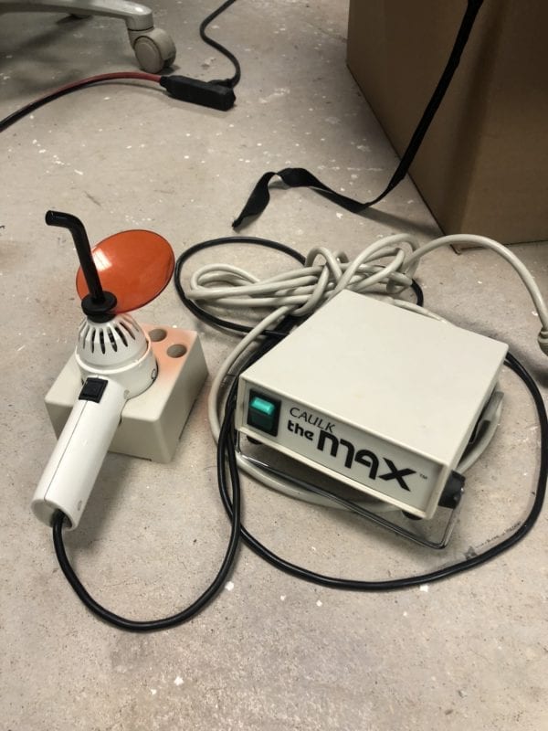 Caulk The Max UV Curing Light