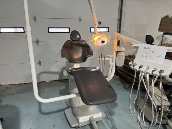 Adec 511 dental chair w/ radius 332 delivery system, light, and assistant package